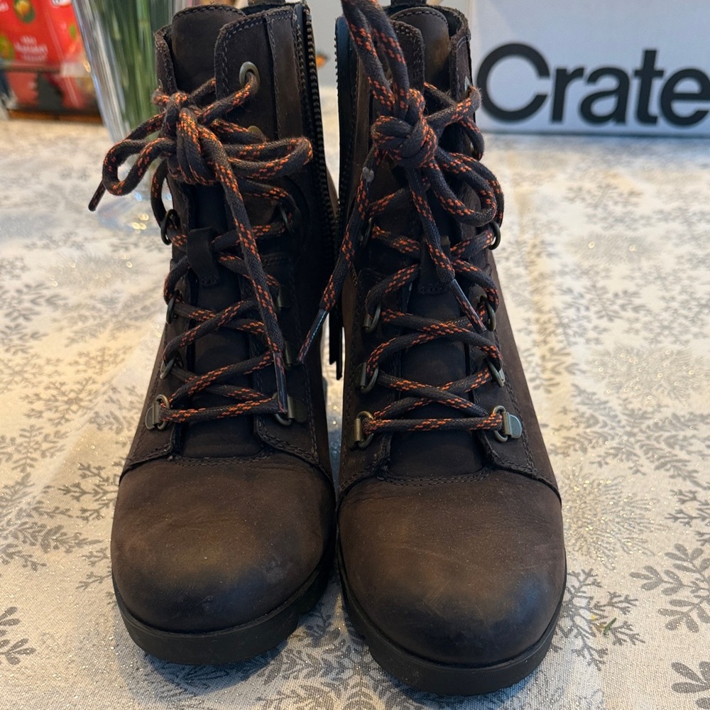 Sorel Brown Boots with Red-Orange Laces